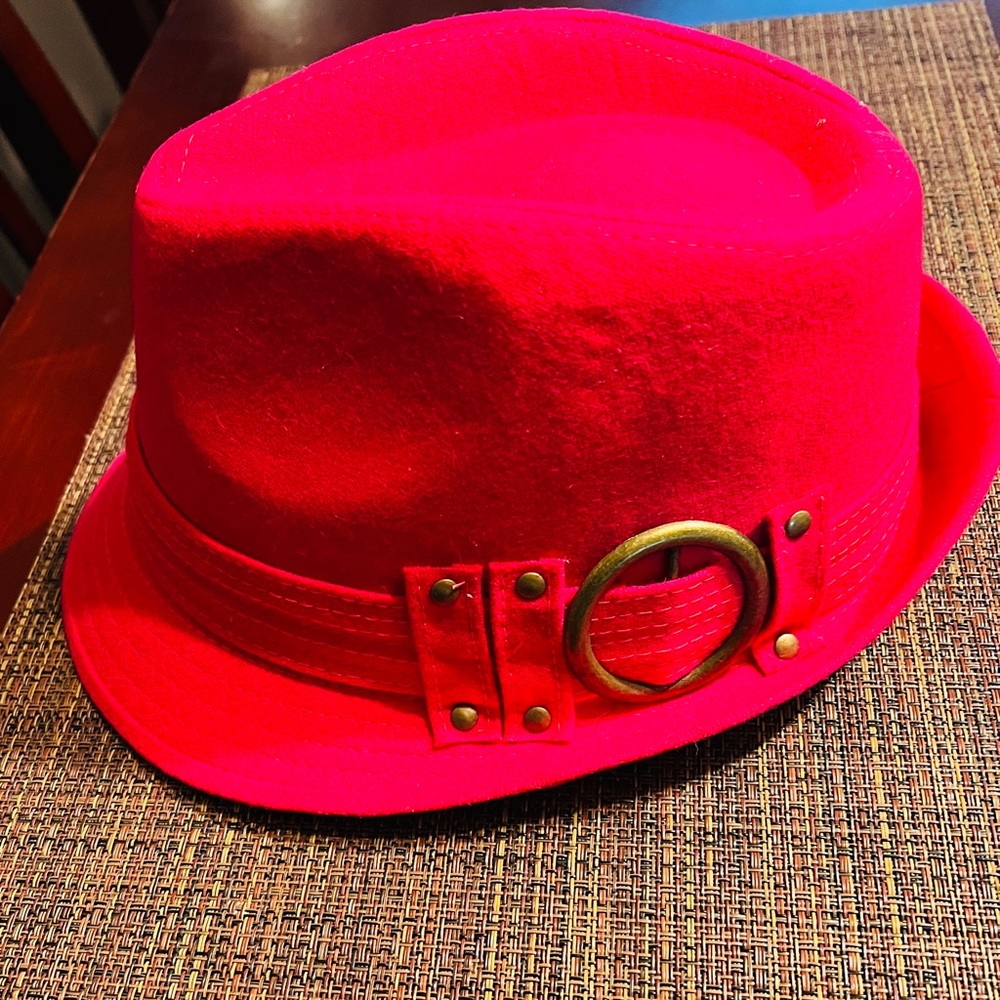 Women’s Fedora Fuchsia color  hat